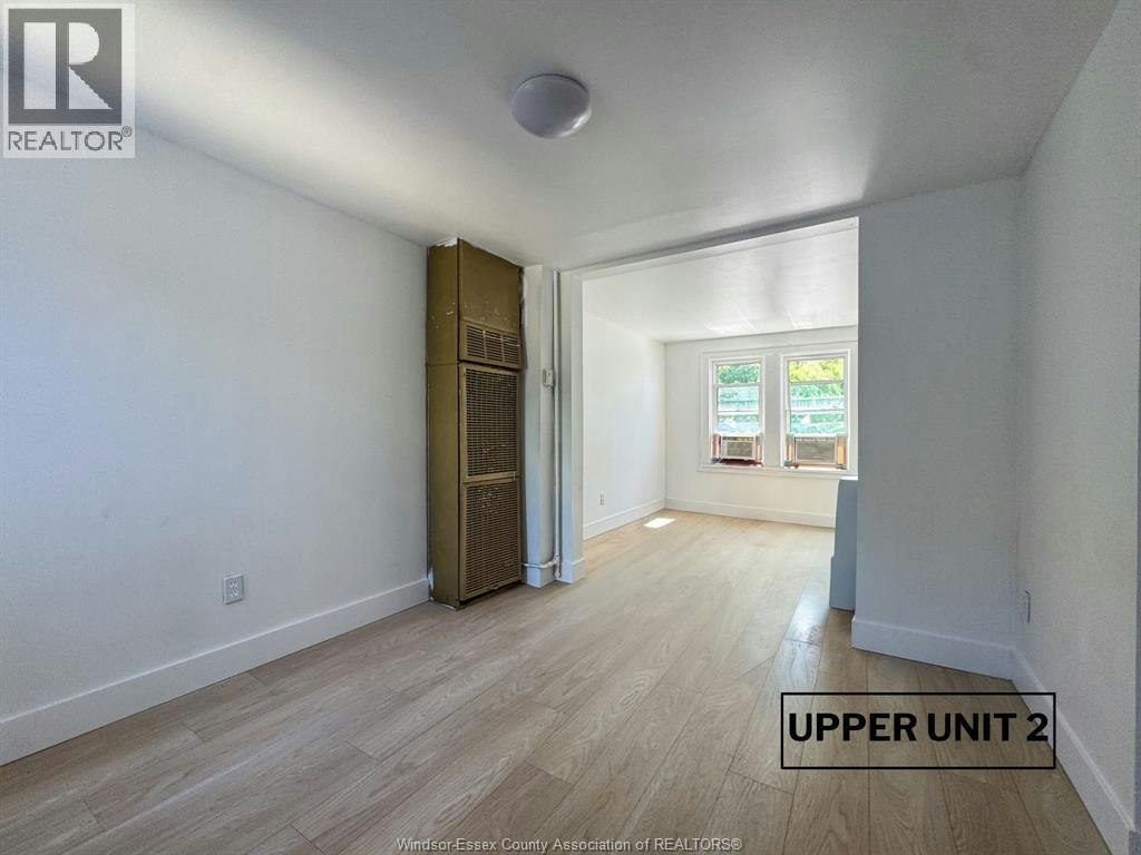 126 UPPER-130 Elm Avenue, Windsor, ON, N9A 5G8 - 6