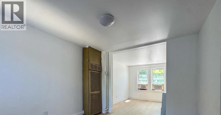 126 UPPER-130 Elm Avenue, Windsor, ON, N9A 5G8 - 6