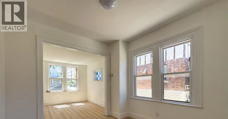 124 LOWER-130 Elm Avenue, Windsor, ON, N9A 5G8 - 5