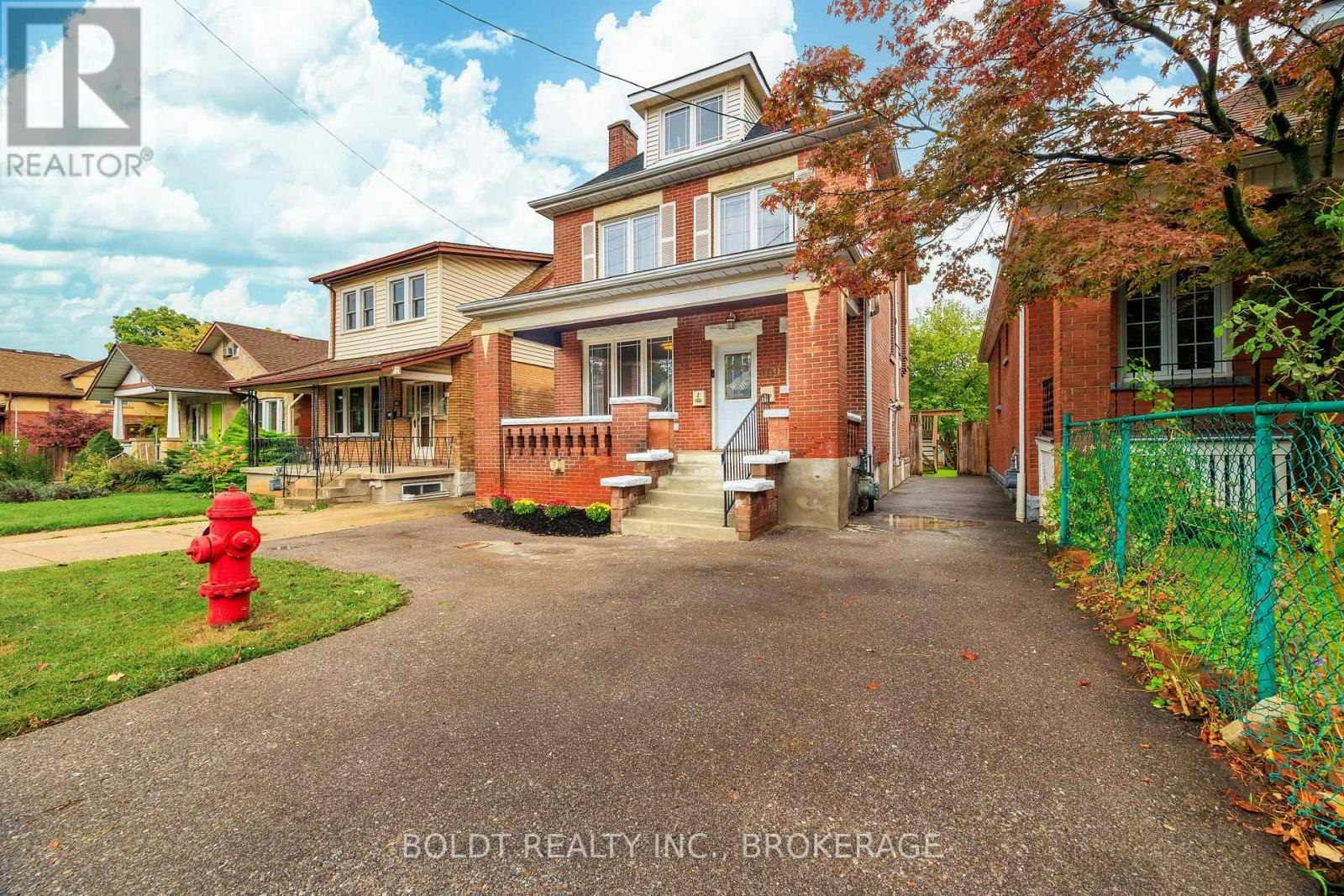 209 Rosslyn Avenue S, Hamilton, ON, L8M 3J6