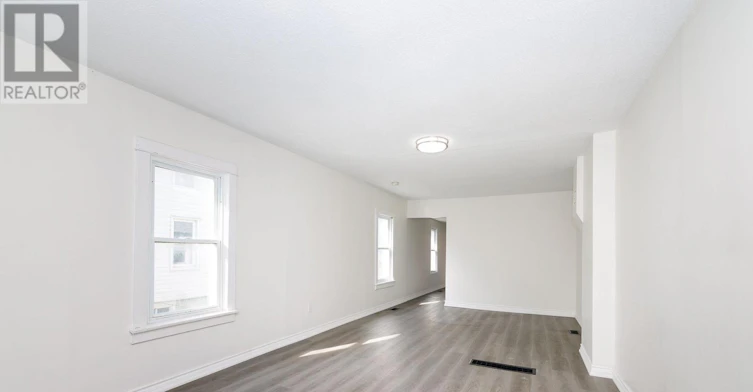 154 Fares Street, Port Colborne, ON, L3K 1W2 - 8