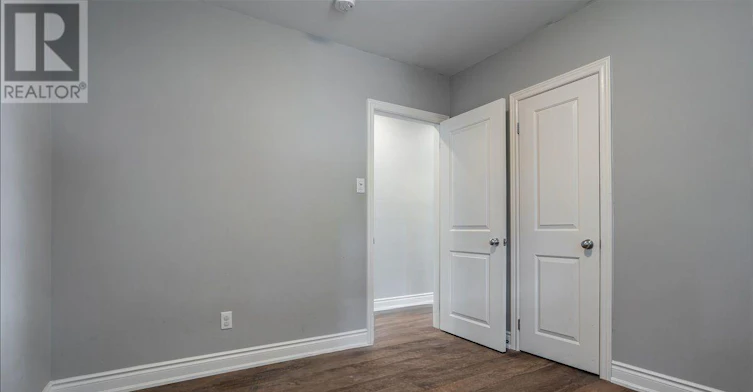 UPPER-17 21st Street WEST, Hamilton, ON, L9C 4M3 - 22
