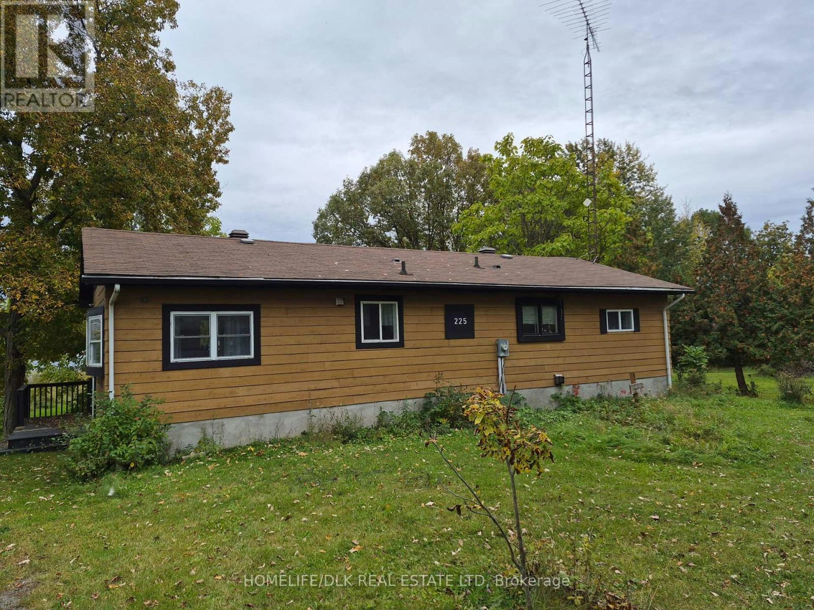 225 Johnson Bay Lane, Howe Island, ON, K7G 2V6