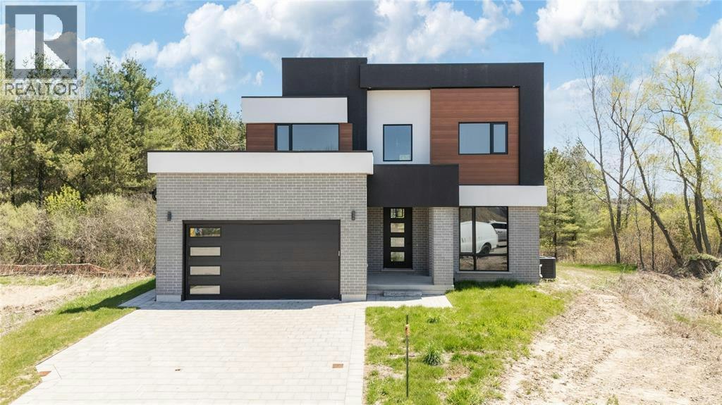 204 Merritt Court, North Middlesex, ON, N0M 2K0
