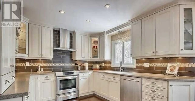 123 Heathwood Heights Drive, Aurora, ON, L4G 4W2 - 6