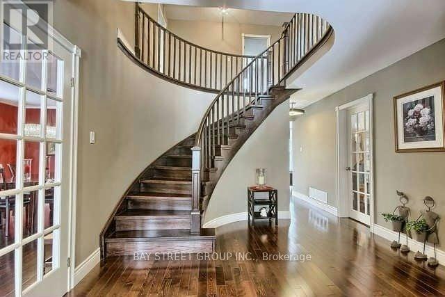 123 Heathwood Heights Drive, Aurora, ON, L4G 4W2 - 3