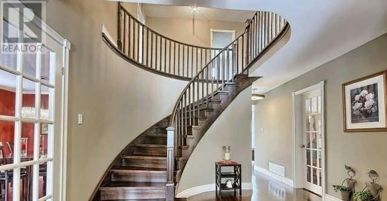 123 Heathwood Heights Drive, Aurora, ON, L4G 4W2 - 3