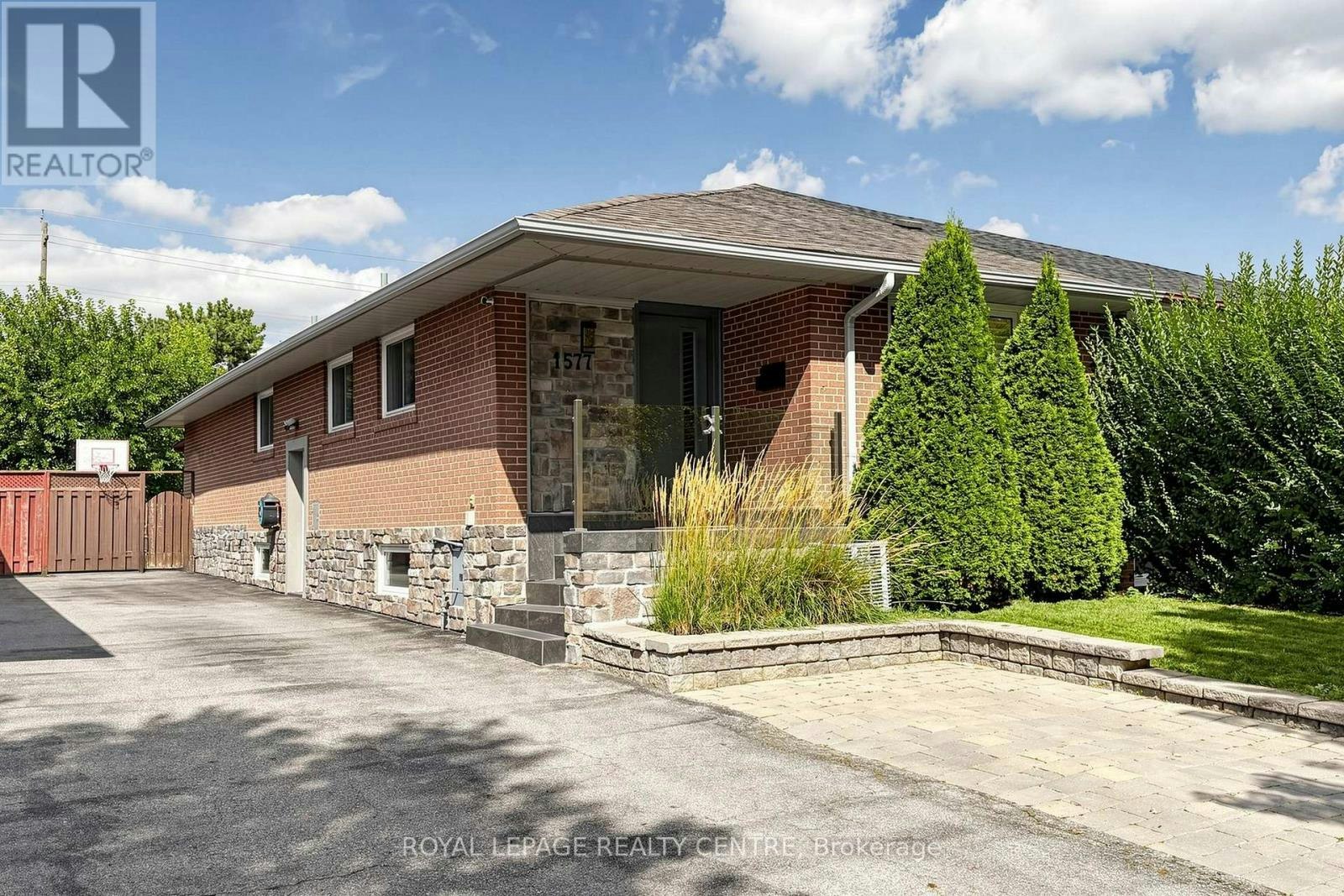 1577 Sandgate Crescent, Mississauga, ON, L5J 2E3