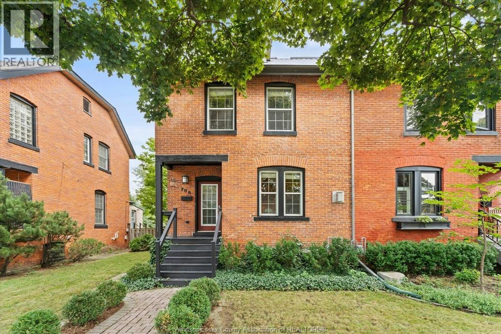 786 Monmouth, Windsor, ON, N8Y 3L2