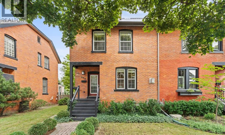 786 Monmouth