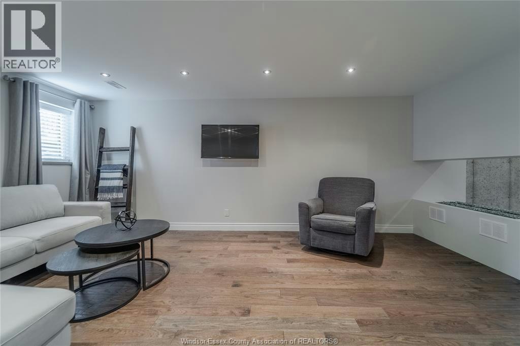 11931 Maitland Avenue, Windsor, ON, N8P 0B9 - 23