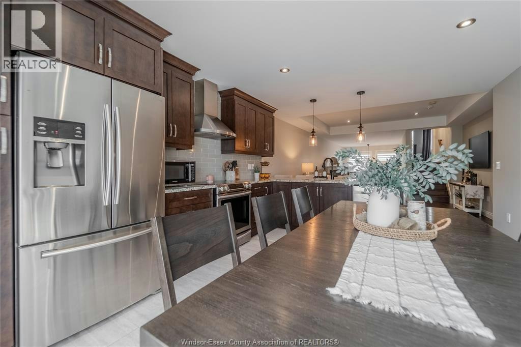 11931 Maitland Avenue, Windsor, ON, N8P 0B9 - 11