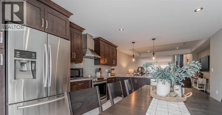 11931 Maitland Avenue, Windsor, ON, N8P 0B9 - 11