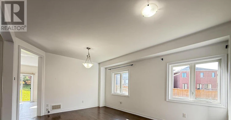 47 Mynden Way, Newmarket, ON, L3X 3A8 - 6