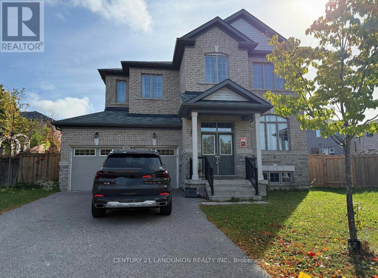 47 Mynden Way, Newmarket, ON, L3X 3A8
