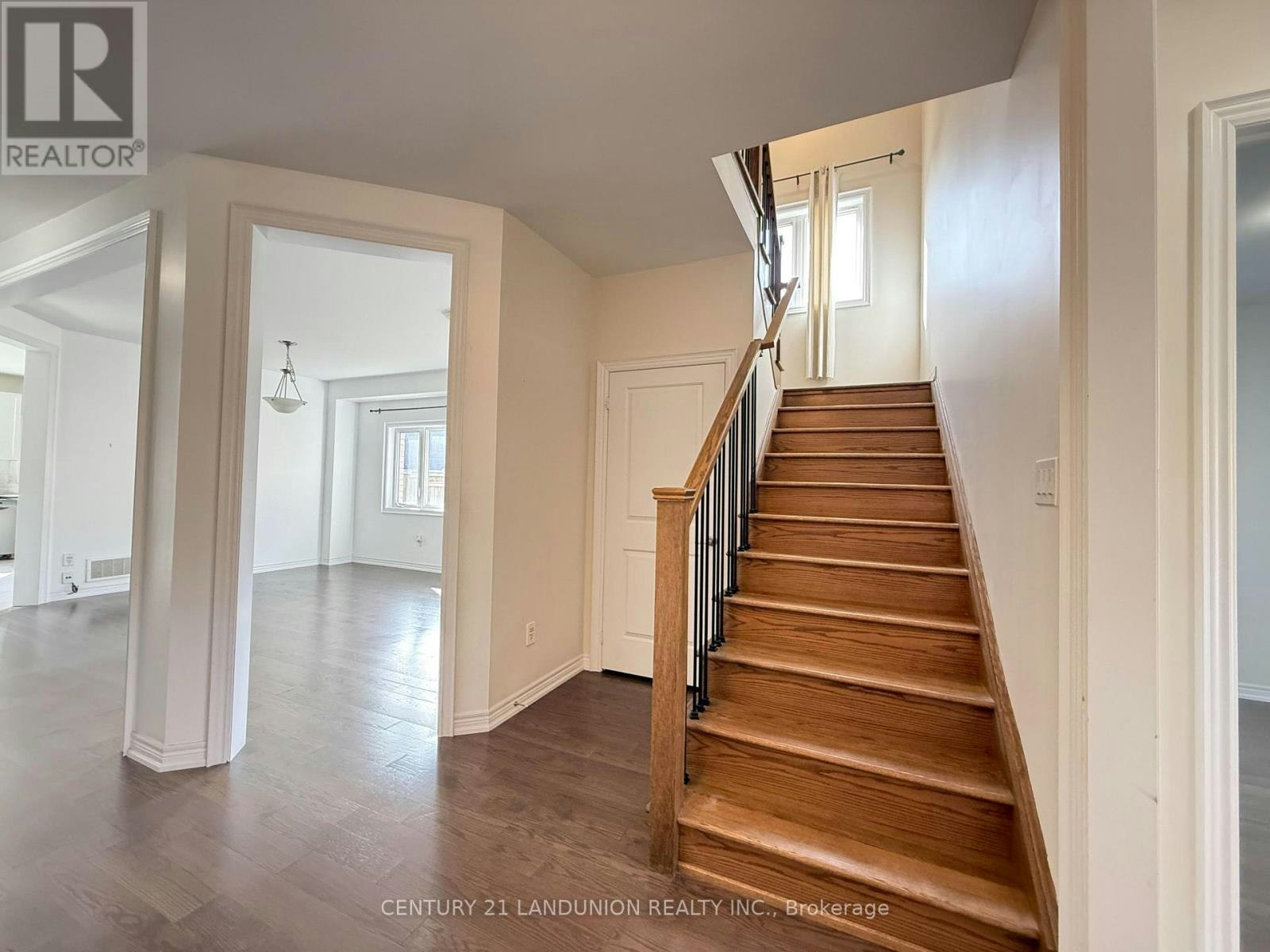 47 Mynden Way, Newmarket, ON, L3X 3A8 - 4