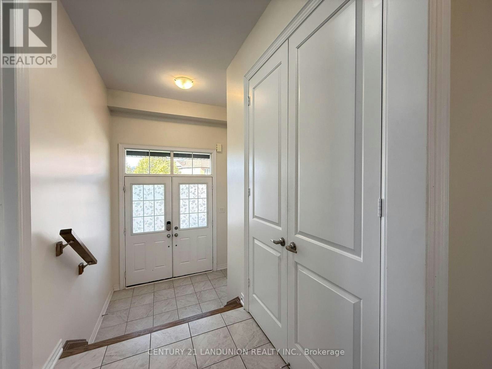 47 Mynden Way, Newmarket, ON, L3X 3A8 - 2