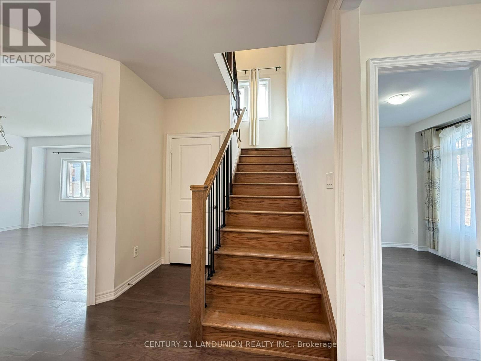 47 Mynden Way, Newmarket, ON, L3X 3A8 - 3