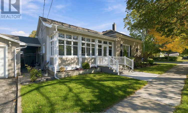 22 Albert Street S