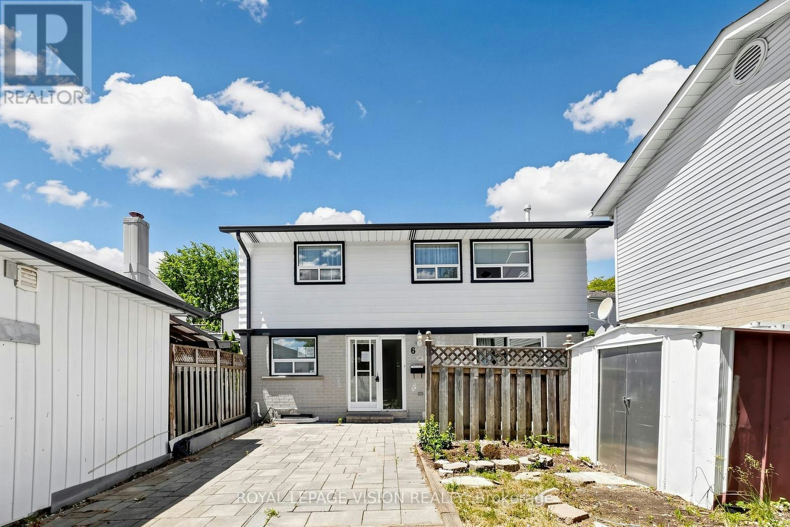 6 Hector Court, Brampton, ON, L6S 1P1