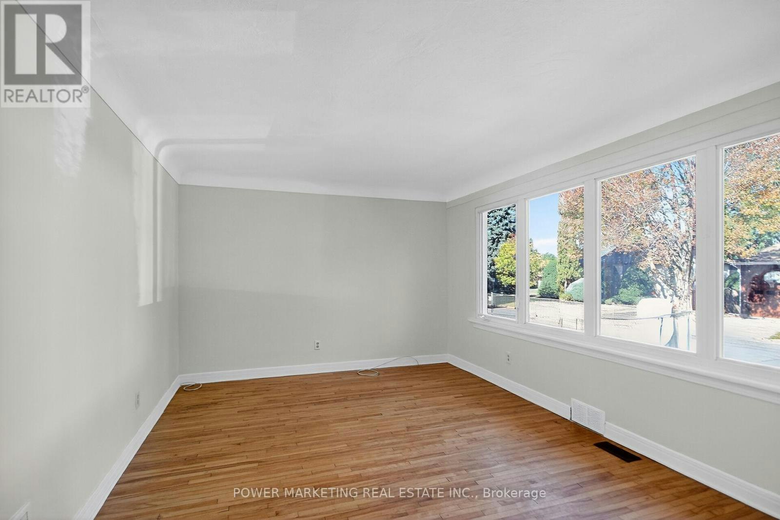 528 Mutual Street, Ottawa, ON, K1K 1C6 - 5