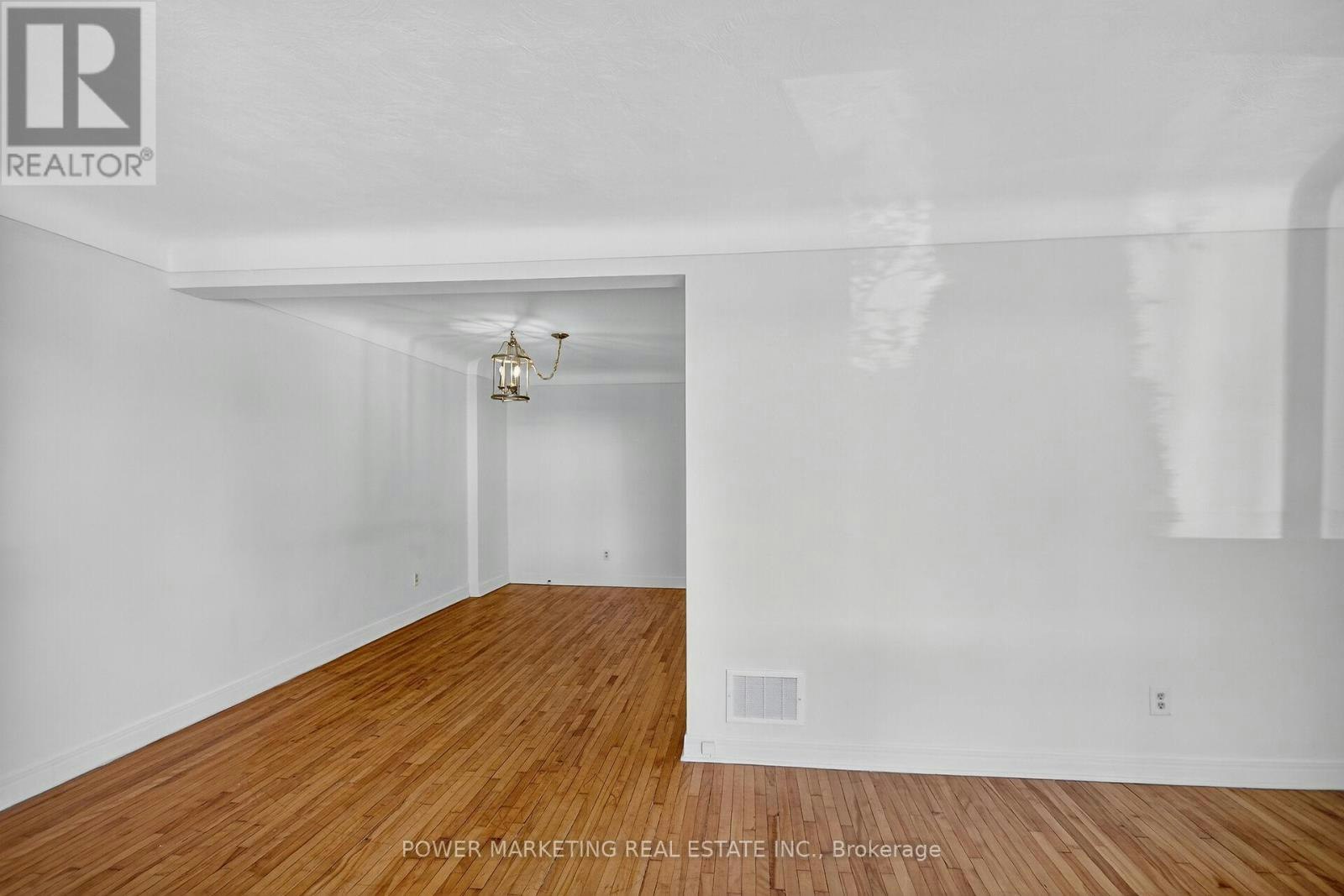 528 Mutual Street, Ottawa, ON, K1K 1C6 - 8