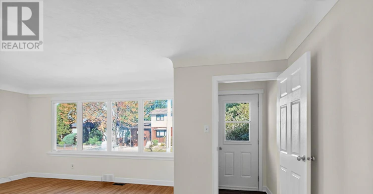 528 Mutual Street, Ottawa, ON, K1K 1C6 - 4