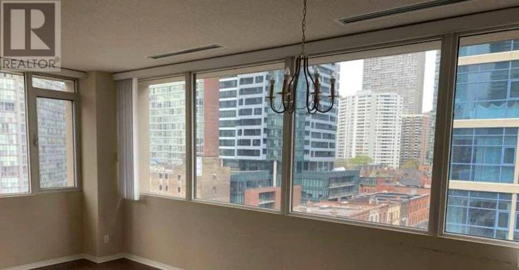 703-555 Yonge Street, Toronto, ON, M4Y 3A6 - 4