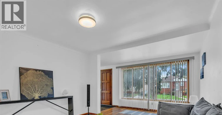 306 Foch, Windsor, ON, N8X 2V9 - 2