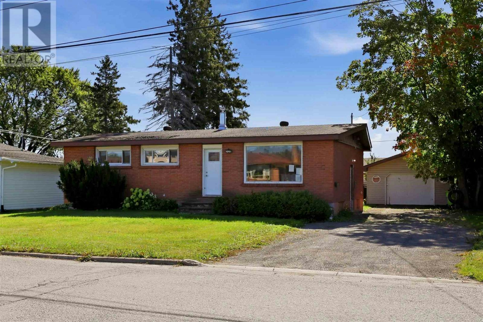 263 Rossmore Road, Sault Ste. Marie, ON, P6C 2Y9
