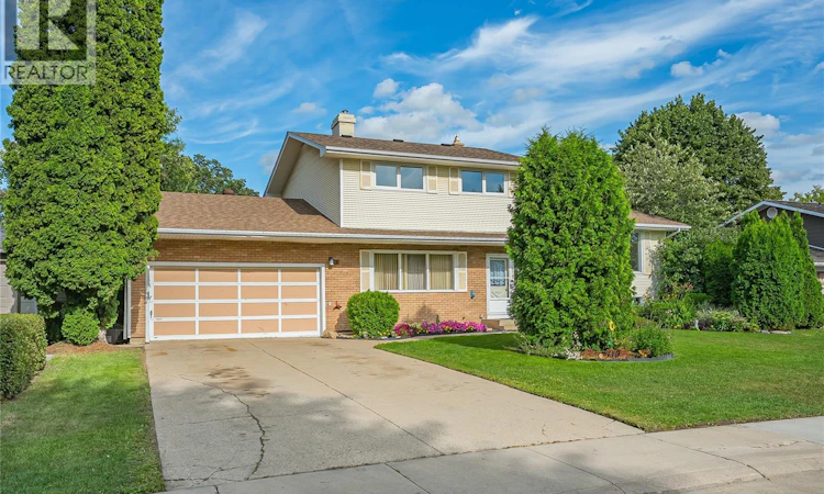 15 Harvard Crescent