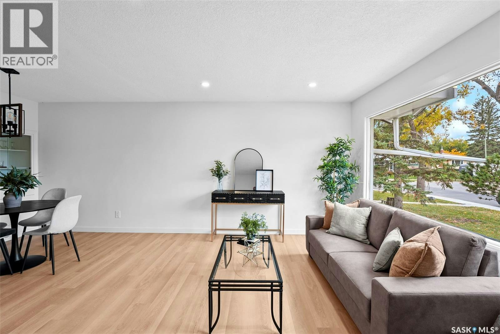 5004 1st Avenue, Regina, SK, S4T 0A5