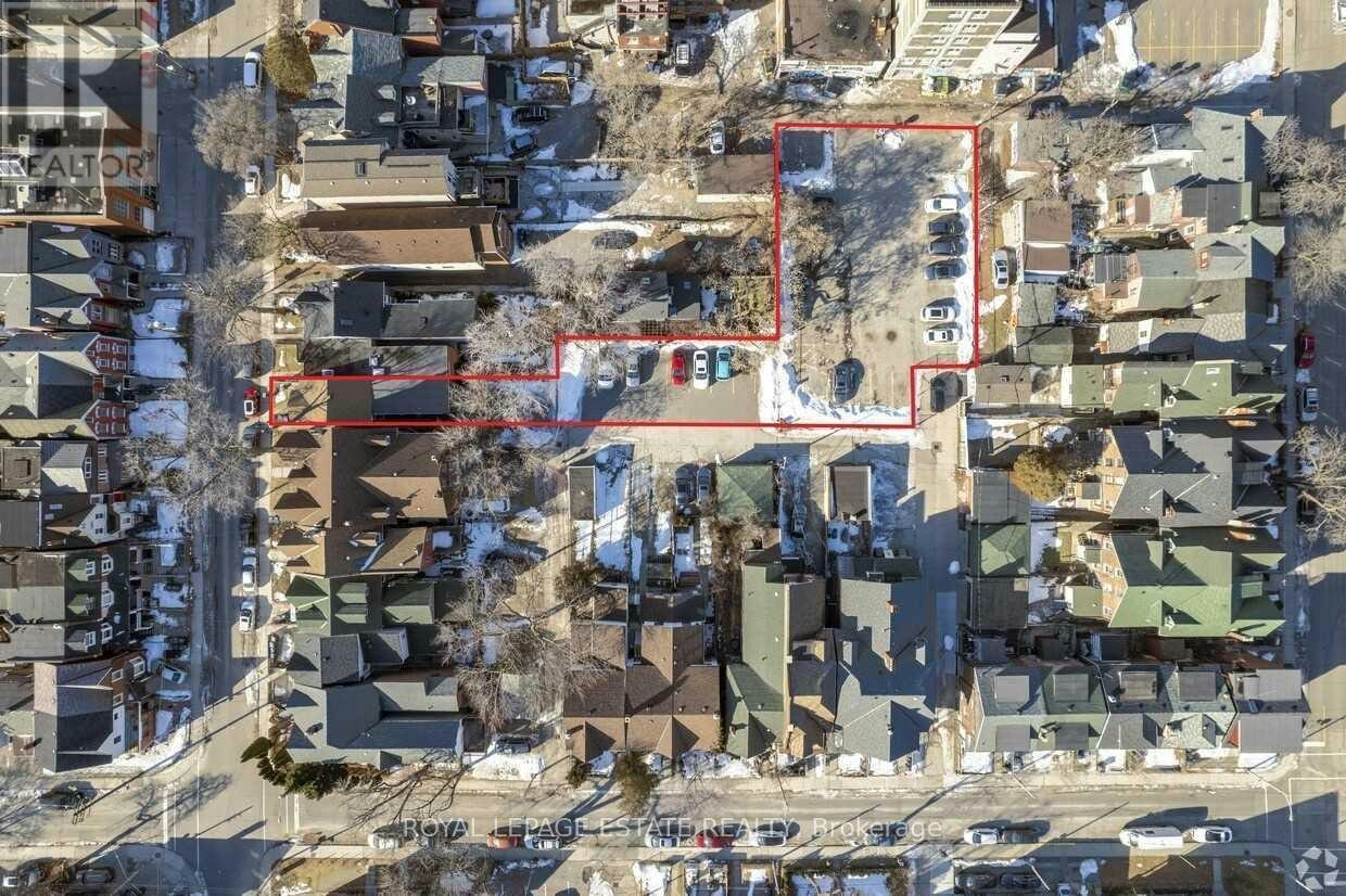 114 Baldwin Street, Toronto, ON, M5T 1L6