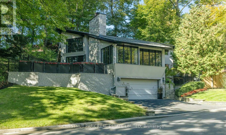94 Roxborough Drive