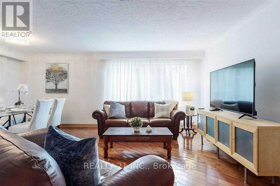 25 Knowlton Drive S, Toronto, ON, M1M 2G8 - 7