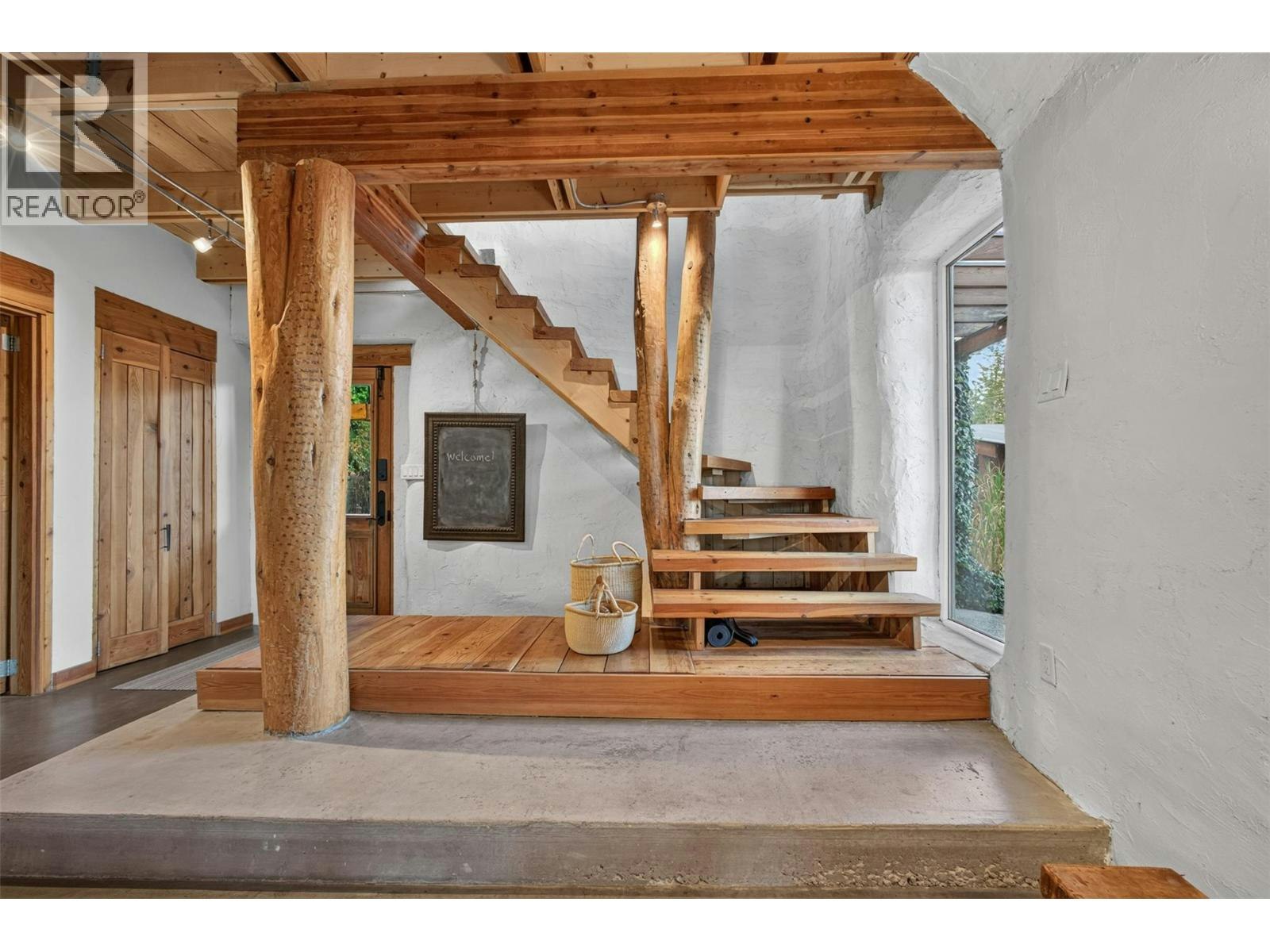 6226 Sanderson Avenue, Peachland, BC, V0H 1X8