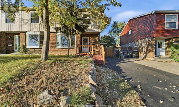 134 Hansen Road N