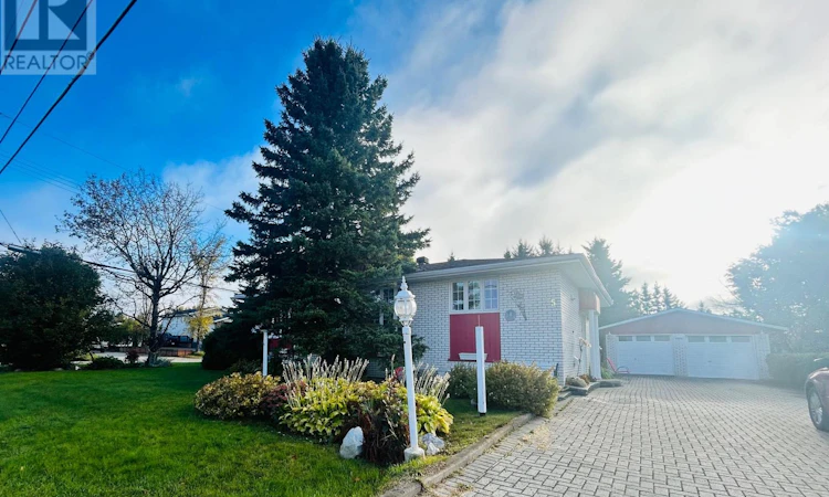 15 Lasalle Avenue