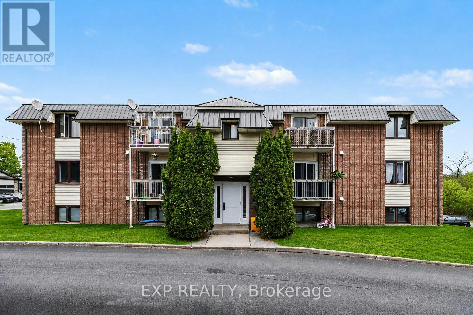 10-875 Laurier Street, Clarence-Rockland, ON, K4K 1E6