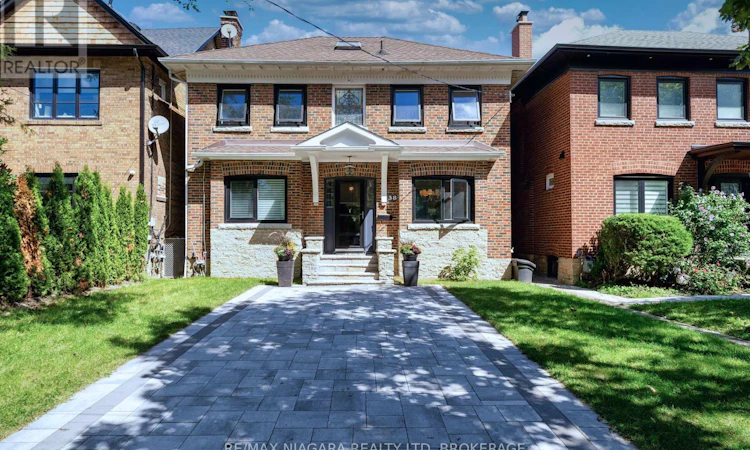 38 Yonge Boulevard