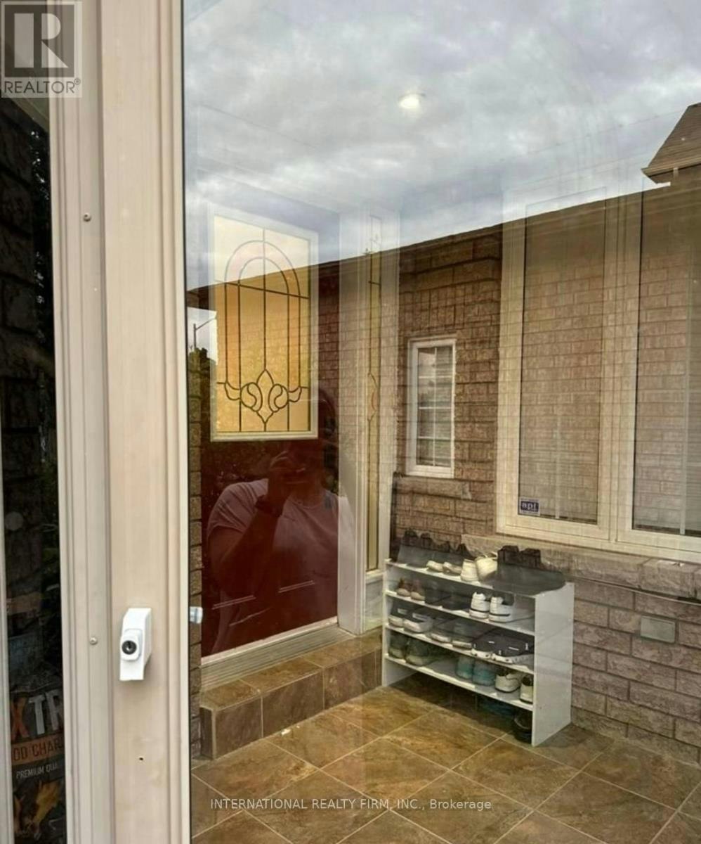 6 Woodhaven Crescent, Richmond Hill, ON, L4E 3T1 - 3