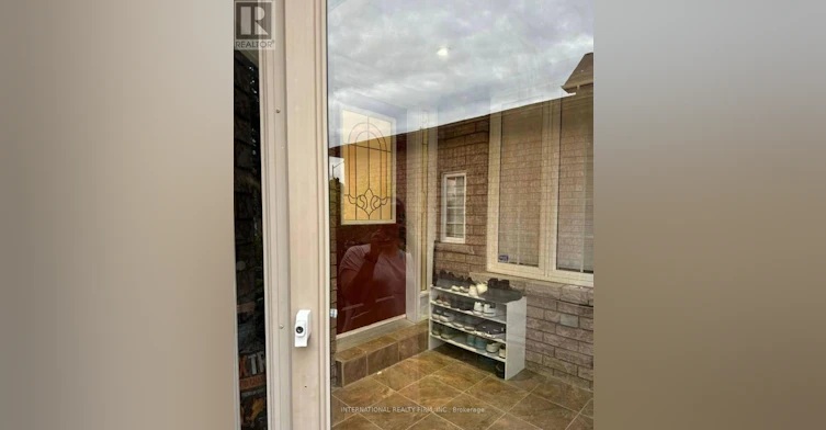 6 Woodhaven Crescent, Richmond Hill, ON, L4E 3T1 - 3