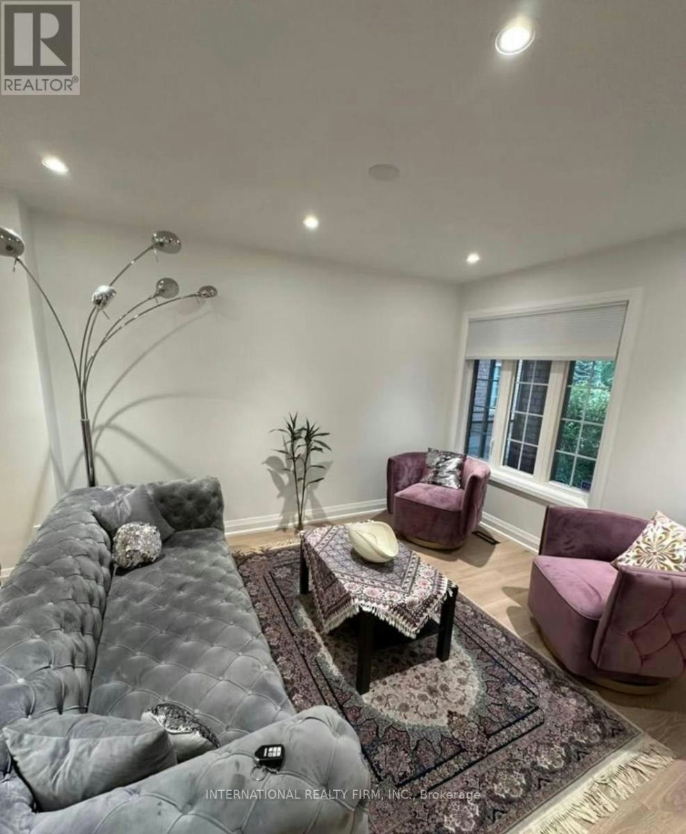 6 Woodhaven Crescent, Richmond Hill, ON, L4E 3T1 - 8
