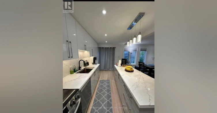 6 Woodhaven Crescent, Richmond Hill, ON, L4E 3T1 - 5