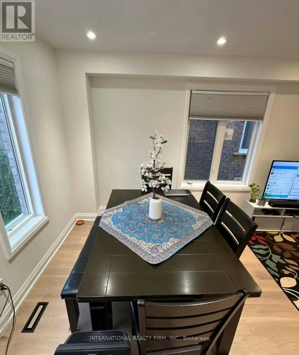 6 Woodhaven Crescent, Richmond Hill, ON, L4E 3T1 - 7