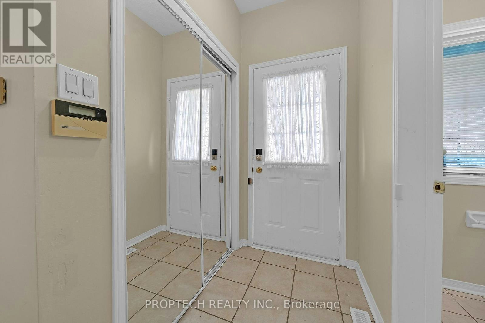 5 Hartwell Place, Markham, ON, L6C 2K3 - 3