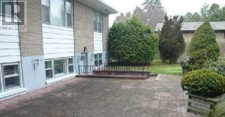 26 Maryvale Crescent, Richmond Hill, ON, L4C 6P8 - 6