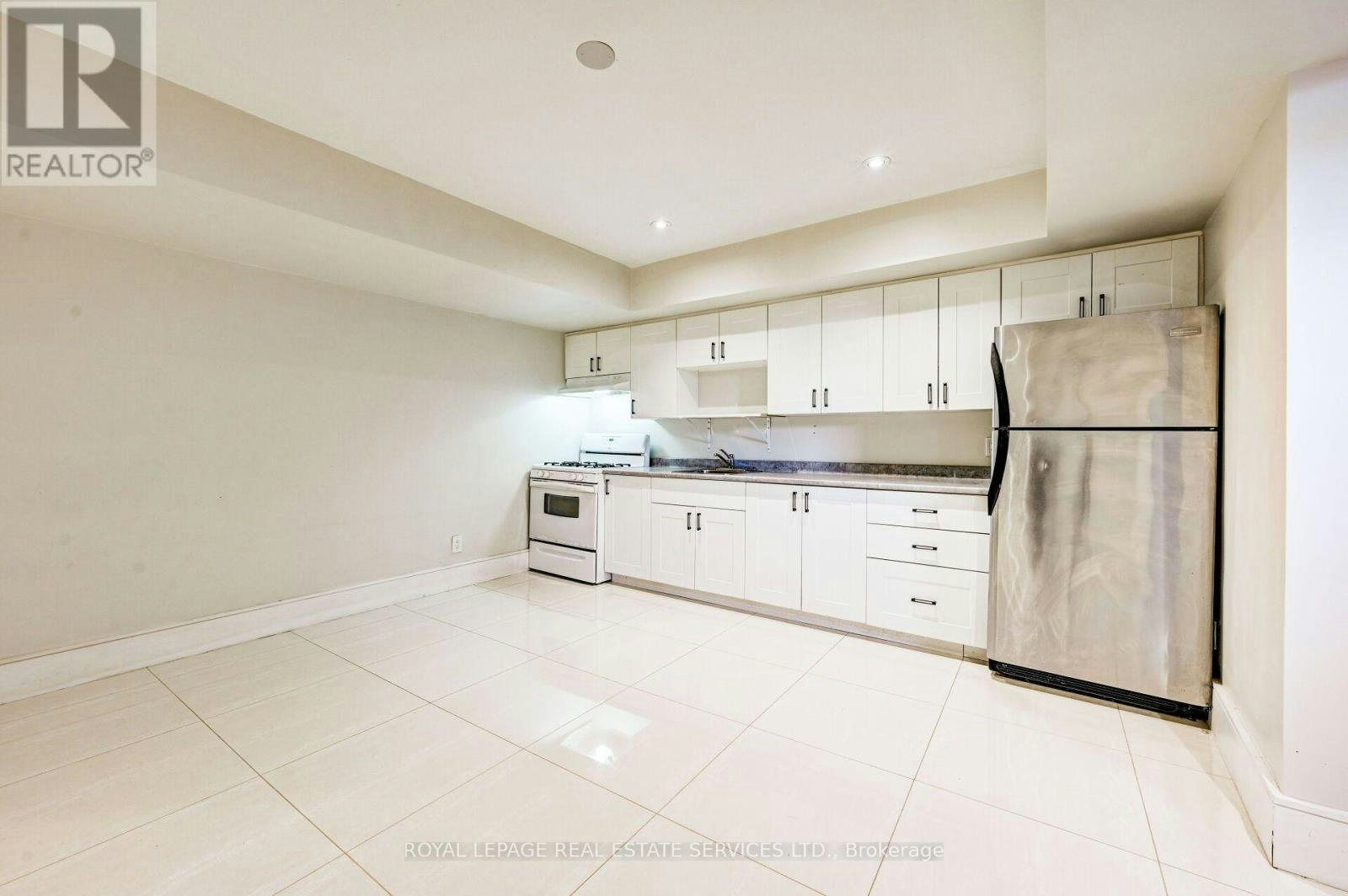 L-63 Burrows Avenue, Toronto, ON, M9B 4W8 - 8