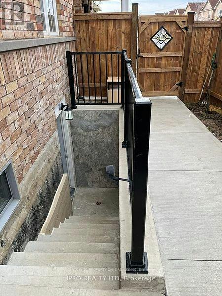 65 Sugarberry Drive, Brampton, ON, L6X 0K4 - 2
