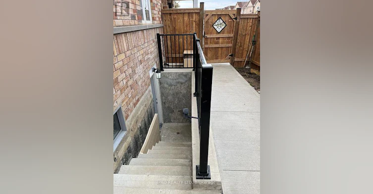 65 Sugarberry Drive, Brampton, ON, L6X 0K4 - 2